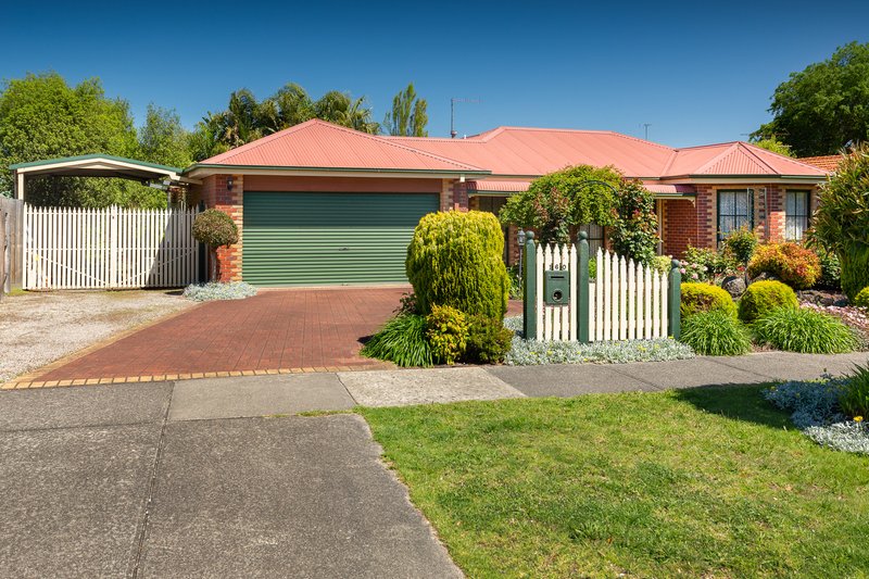 Photo - 160 Telford Drive, Berwick VIC 3806 - Image 2