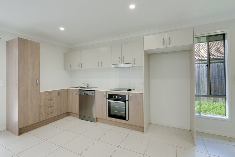 Photo - 1/60 Tempest Circuit, Redbank Plains QLD 4301 - Image 3