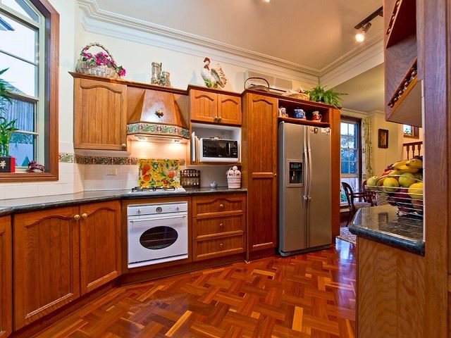 Photo - 160 Wynnum Road, Norman Park QLD 4170 - Image 4