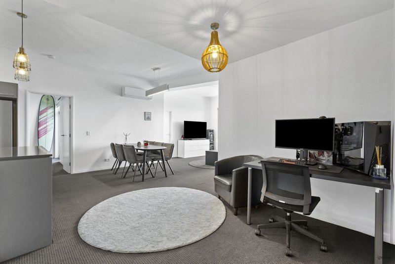 Photo - 1601/12-14 Executive Drive, Burleigh Waters QLD 4220 - Image 6