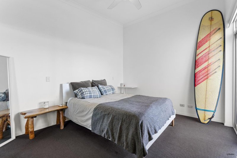 Photo - 1601/12-14 Executive Drive, Burleigh Waters QLD 4220 - Image 10
