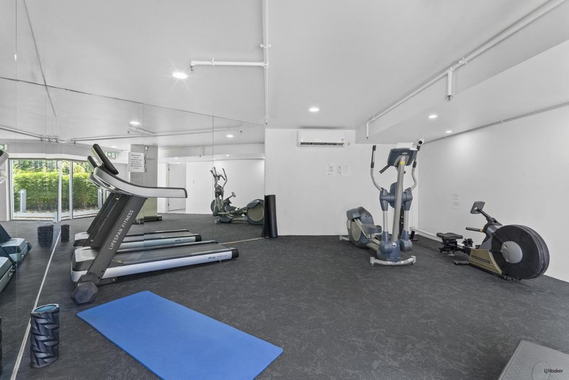 Photo - 1601/12-14 Executive Drive, Burleigh Waters QLD 4220 - Image 19