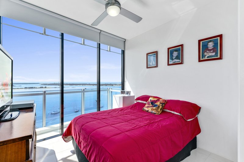 Photo - 1601/230 Marine Parade, Labrador QLD 4215 - Image 10