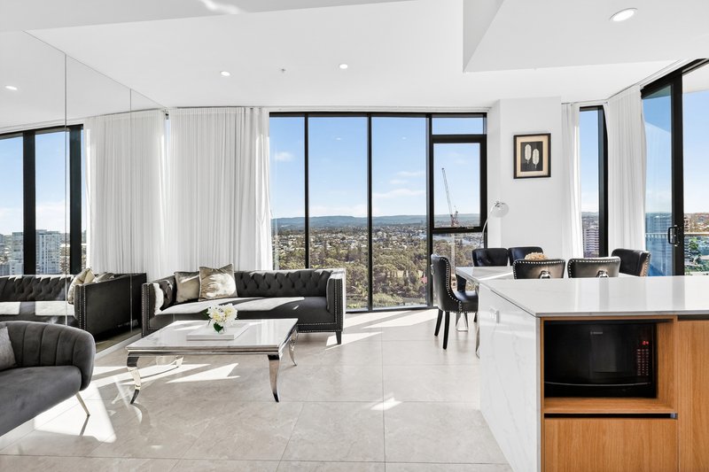 Photo - 1601/28-30 Second Avenue, Broadbeach QLD 4218 - Image 4