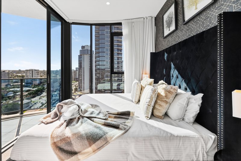 Photo - 1601/28-30 Second Avenue, Broadbeach QLD 4218 - Image 10