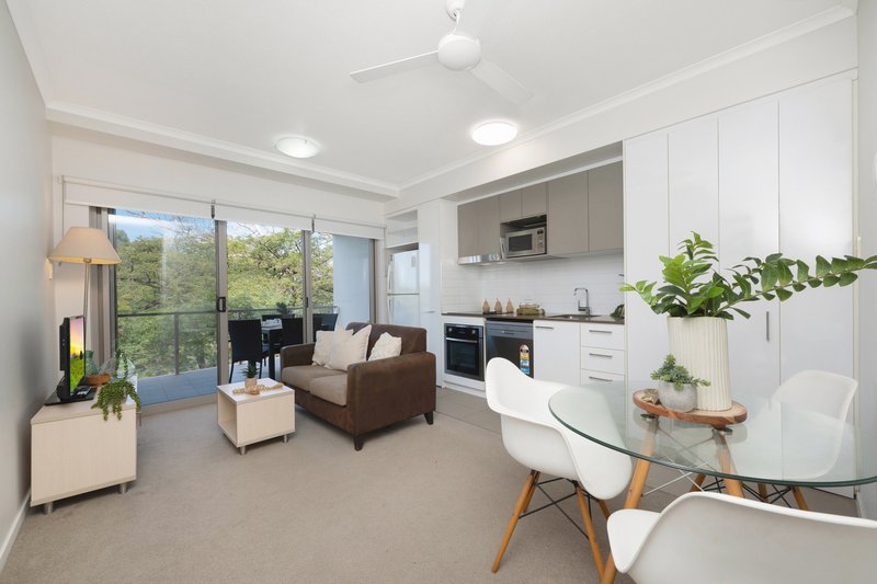 Photo - 160/1B Sporting Drive, Thuringowa Central QLD 4817 - Image 4