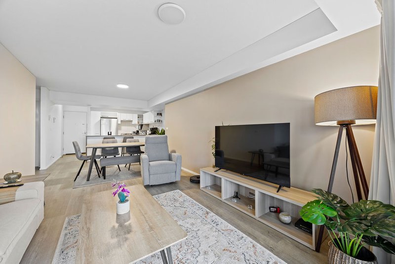 Photo - 1602/111 Lindfield Road, Helensvale QLD 4212 - Image 6
