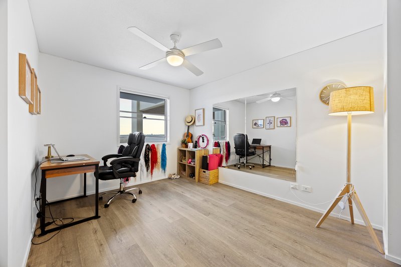 Photo - 1602/111 Lindfield Road, Helensvale QLD 4212 - Image 11