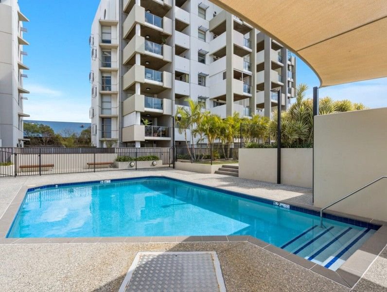 Photo - 1602/111 Lindfield Road, Helensvale QLD 4212 - Image 16
