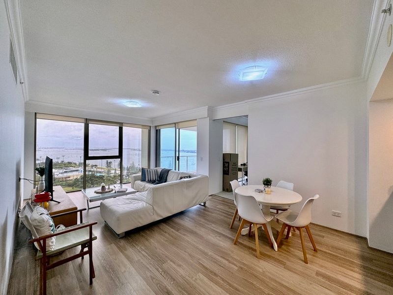 Photo - 1602/50 Marine Parade, Southport QLD 4215 - Image 5