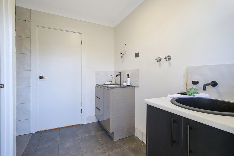 Photo - 1/604 Prune Street, Springdale Heights NSW 2641 - Image 9