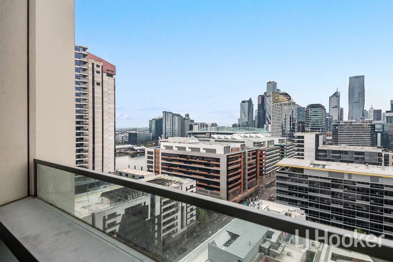 Photo - 1604E/888 Collins Street, Docklands VIC 3008 - Image 3