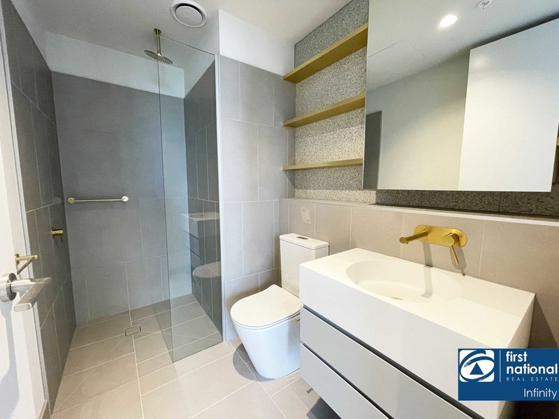 Photo - 1605/318 Queen Street, Melbourne VIC 3000 - Image 2