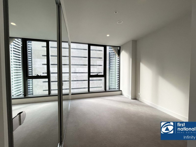 Photo - 1605/318 Queen Street, Melbourne VIC 3000 - Image 4