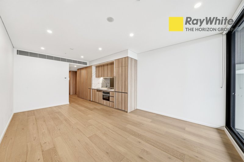 Photo - 1605/500 Pacific Highway, St Leonards NSW 2065 - Image 3