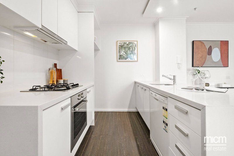 Photo - 1605/63 Whiteman Street, Southbank VIC 3006 - Image 2