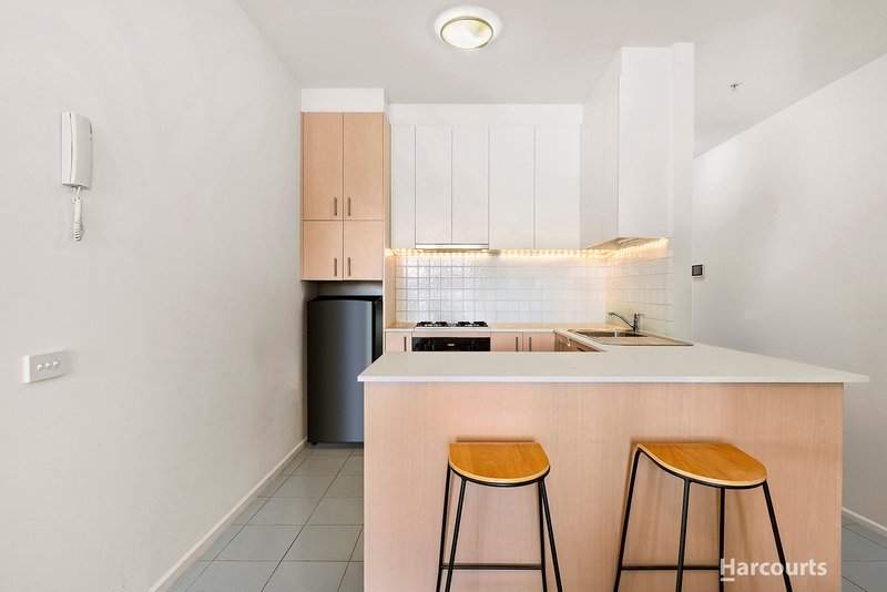 Photo - 1606/250 Elizabeth Street, Melbourne VIC 3000 - Image 2