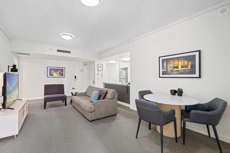 Photo - 1608/108 Albert Street, Brisbane City QLD 4000 - Image 2