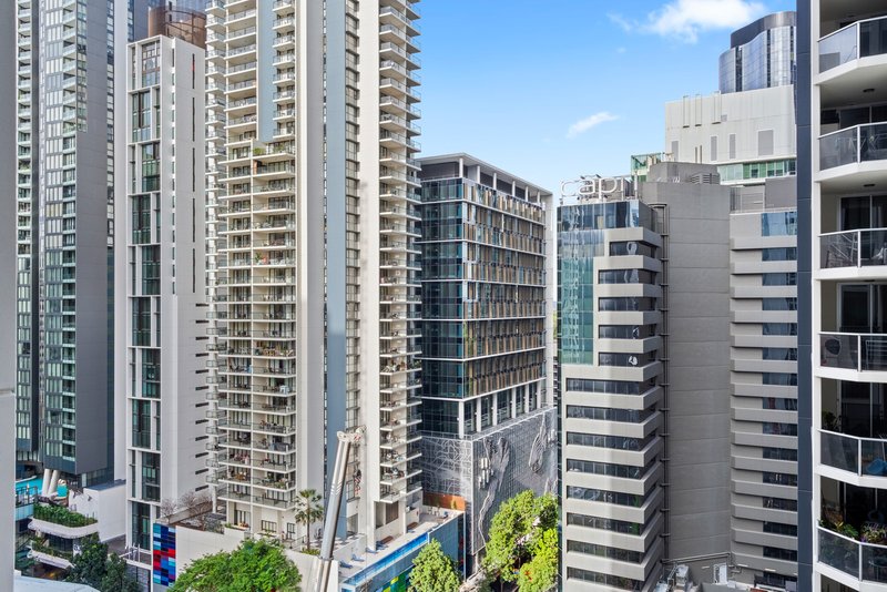 Photo - 1608/108 Albert Street, Brisbane City QLD 4000 - Image 12