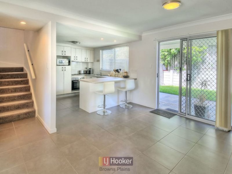 Photo - 16/1-11 Emerald Drive, Regents Park QLD 4118 - Image 11