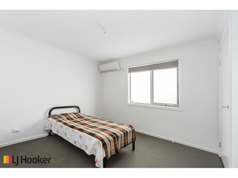 Photo - 16/1-11 Hyde Park Avenue, Craigieburn VIC 3064 - Image 7