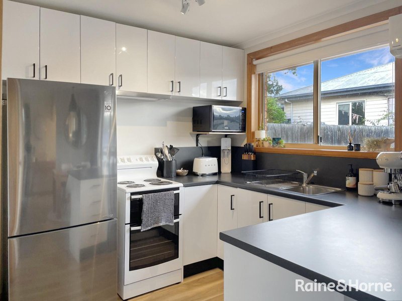 Photo - 1/61 Bass Street, Warrane TAS 7018 - Image 4