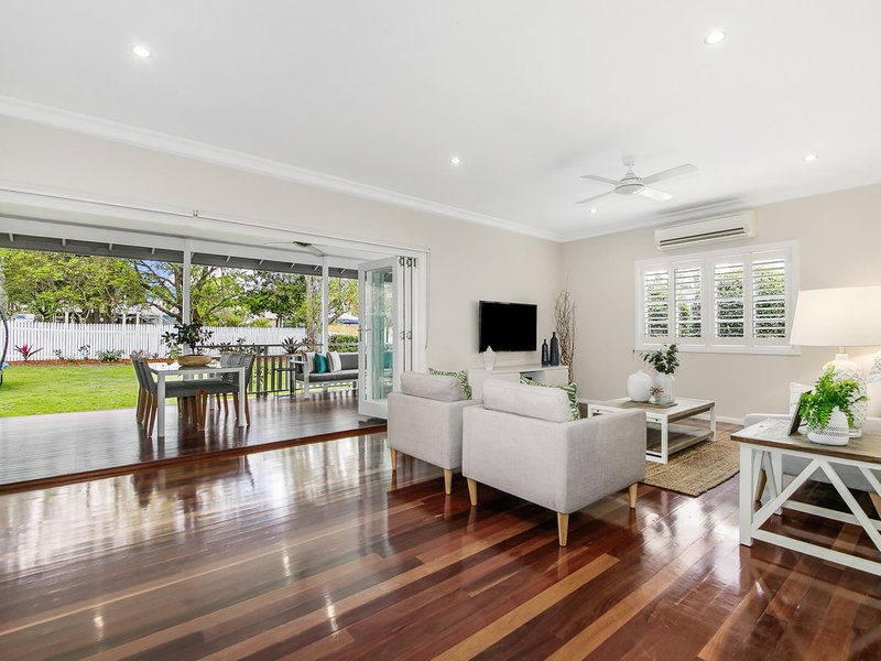 Photo - 161 Beddoes Street, Holland Park QLD 4121 - Image 3