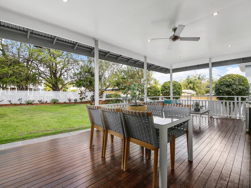 Photo - 161 Beddoes Street, Holland Park QLD 4121 - Image 15