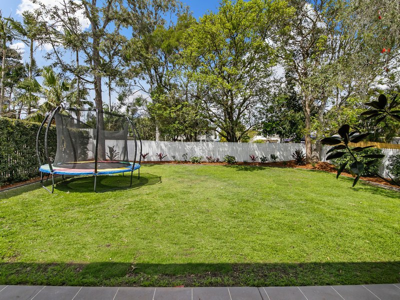 Photo - 161 Beddoes Street, Holland Park QLD 4121 - Image 16