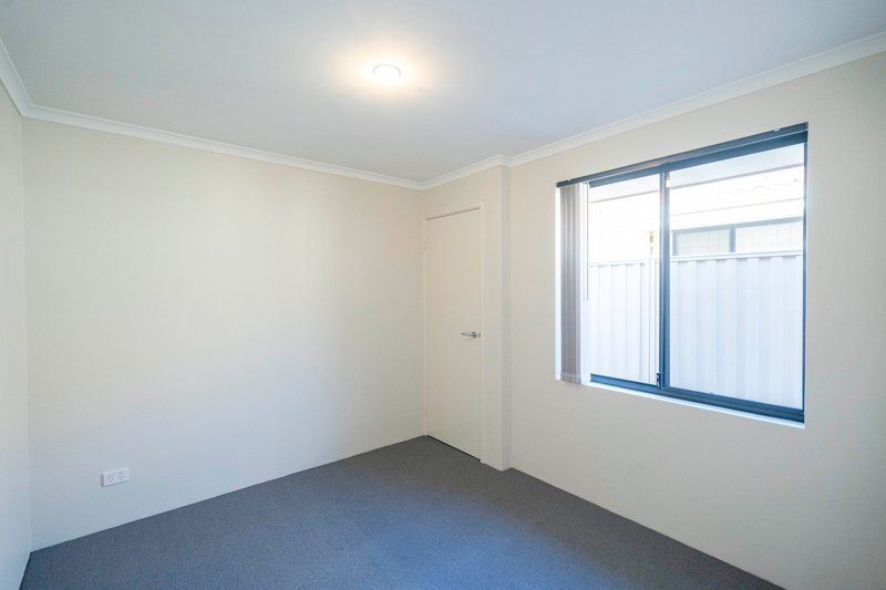 Photo - 16/1 Coojong Link, Success WA 6164 - Image 6