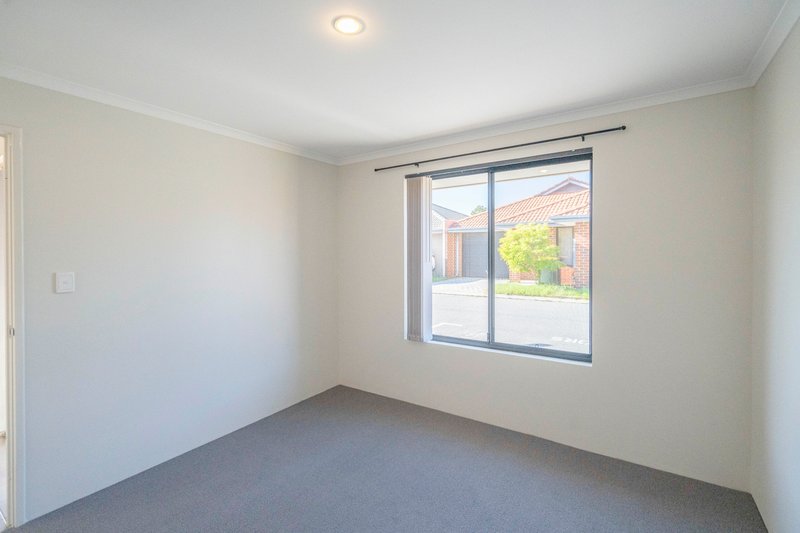 Photo - 16/1 Coojong Link, Success WA 6164 - Image 9