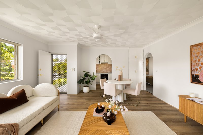 Photo - 1/61 Denman Street, Greenslopes QLD 4120 - Image 2