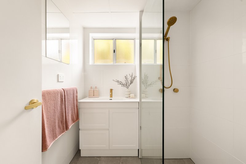 Photo - 1/61 Denman Street, Greenslopes QLD 4120 - Image 9