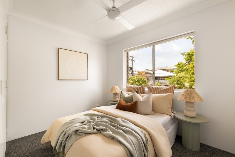 Photo - 1/61 Denman Street, Greenslopes QLD 4120 - Image 10