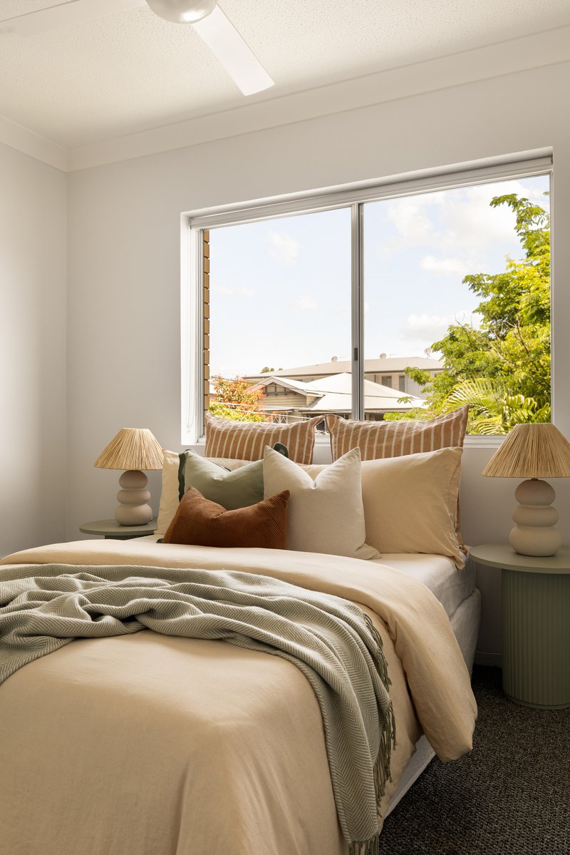 Photo - 1/61 Denman Street, Greenslopes QLD 4120 - Image 11