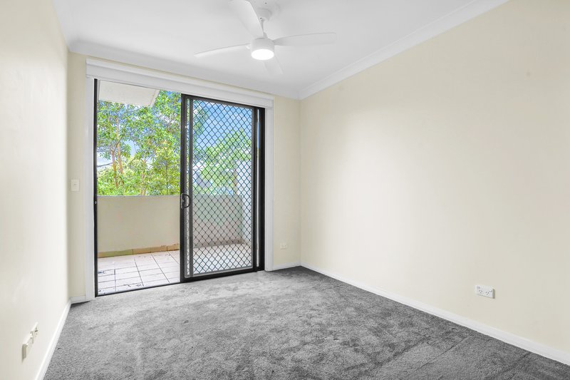 Photo - 16/1 Glenmore Ridge Drive, Glenmore Park NSW 2745 - Image 6