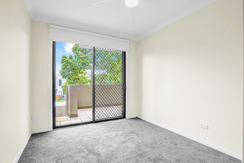 Photo - 16/1 Glenmore Ridge Drive, Glenmore Park NSW 2745 - Image 7