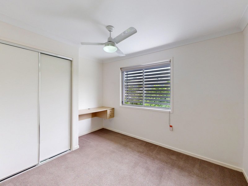 Photo - 16/1 Gumview Street, Albany Creek QLD 4035 - Image 7