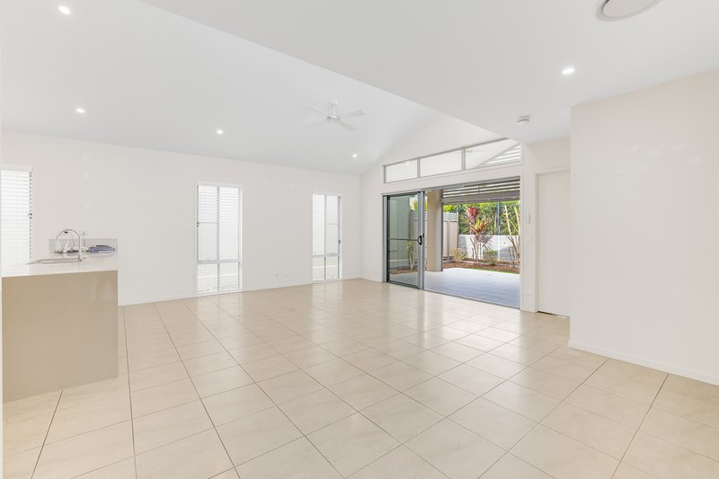 Photo - 16/1 Halcyon Way, Bli Bli QLD 4560 - Image 7