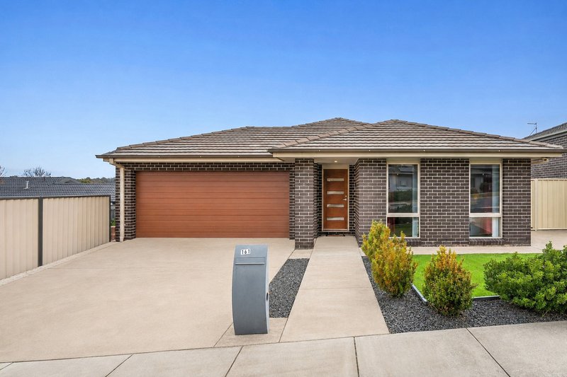 Photo - 161 Jabanungga Avenue, Ngunnawal ACT 2913 - Image 1