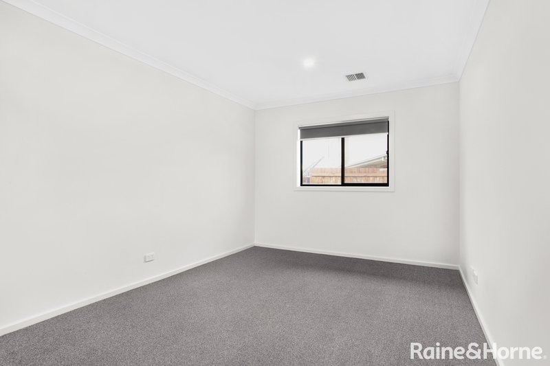 Photo - 161 Pioneer Drive, Aintree VIC 3336 - Image 12