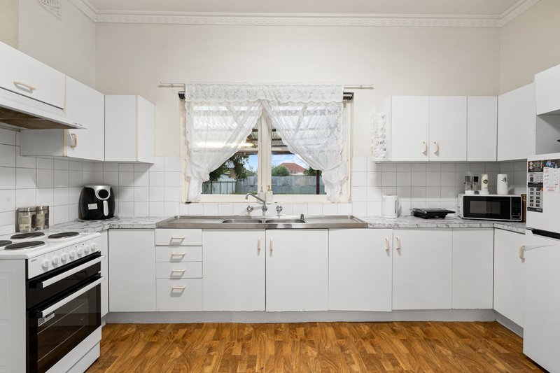 Photo - 161 Tapleys Hill Road, Seaton SA 5023 - Image 3