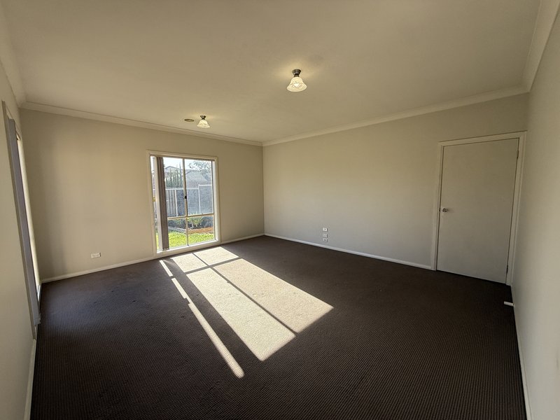 Photo - 161 Viewgrand Drive, Berwick VIC 3806 - Image 16