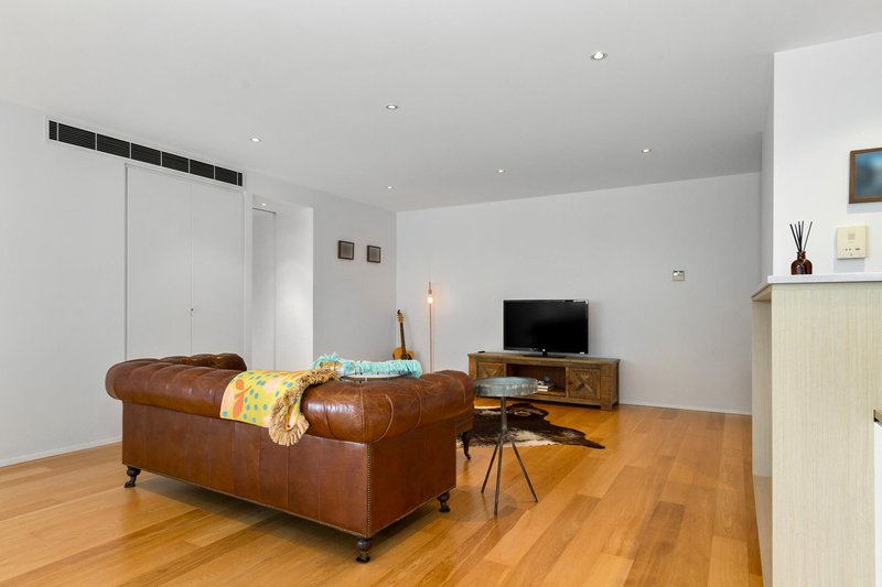 Photo - 16/11 Sydney Avenue, Barton ACT 2600 - Image 3