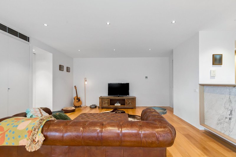 Photo - 16/11 Sydney Avenue, Barton ACT 2600 - Image 4