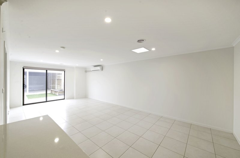 Photo - 16/12 Helby Street, Harrison ACT 2914 - Image 2