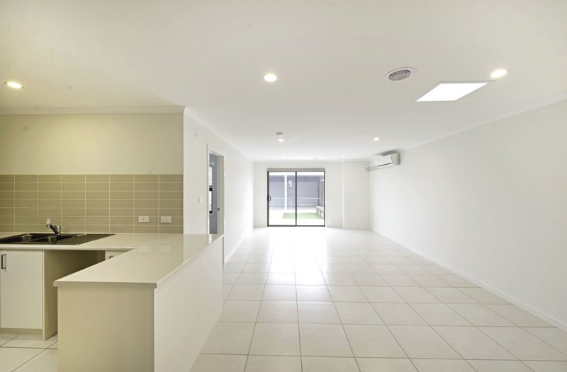 Photo - 16/12 Helby Street, Harrison ACT 2914 - Image 3