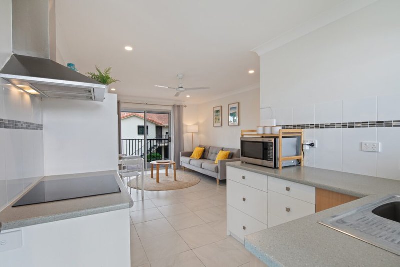 Photo - 16/13-15 Ann Street, Torquay QLD 4655 - Image 6