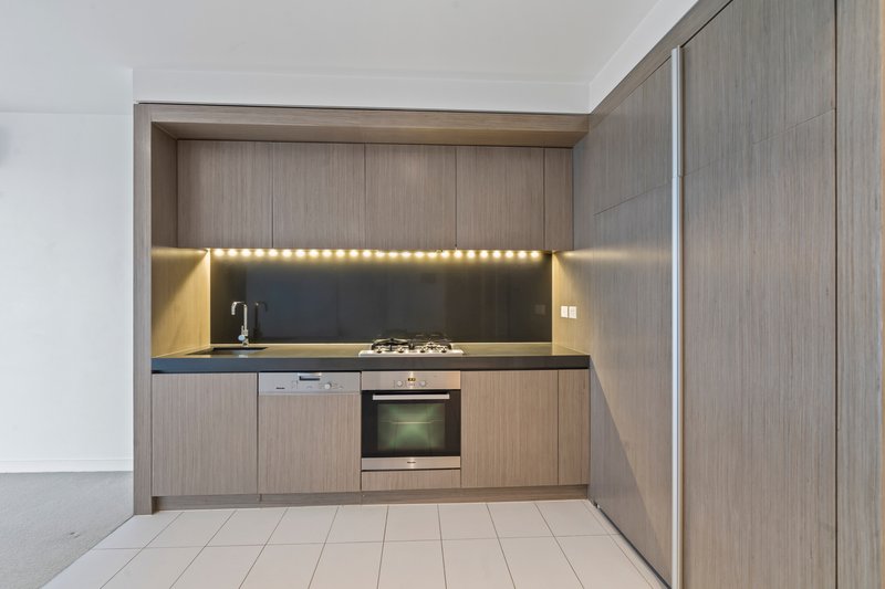 Photo - 1613/50 Albert Road, South Melbourne VIC 3205 - Image 2