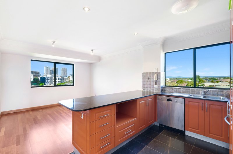Photo - 16/14 Little Norman Street, Southport QLD 4215 - Image 7